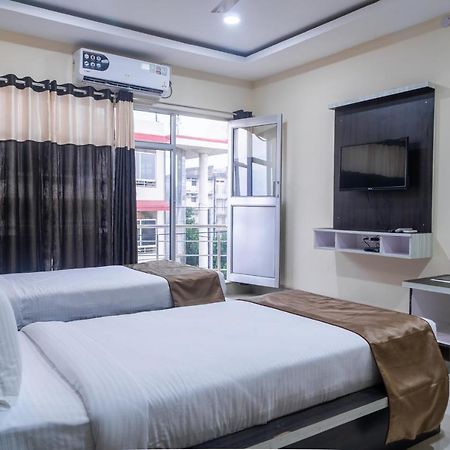 The Four Season Hotel Dimāpur エクステリア 写真